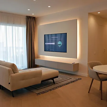 Milky Way I 2 Bedroom Rare Find In Aviatiei Bucharest