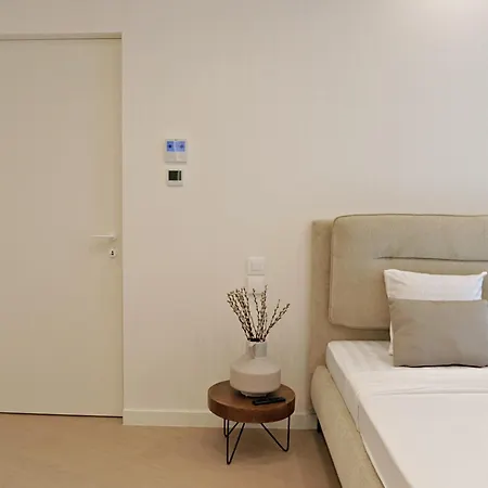 Milky Way I 2 Bedroom Rare Find In Aviatiei Bucharest