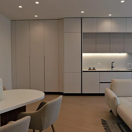 公寓 Milky Way I 2 Bedroom Rare Find In Aviatiei *